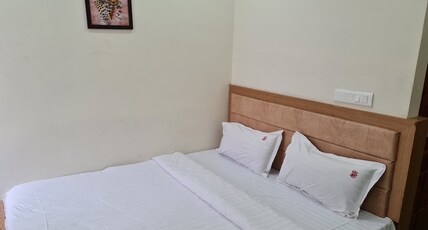 Vijay Shree inn Room Type - Deluxe Room Non AC