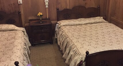  HOUSE BOAT LAKE THAO Room Type - Deluxe Room