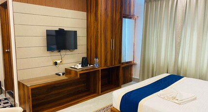HOTEL MAA LAXMI PALACE Room Type - Premium