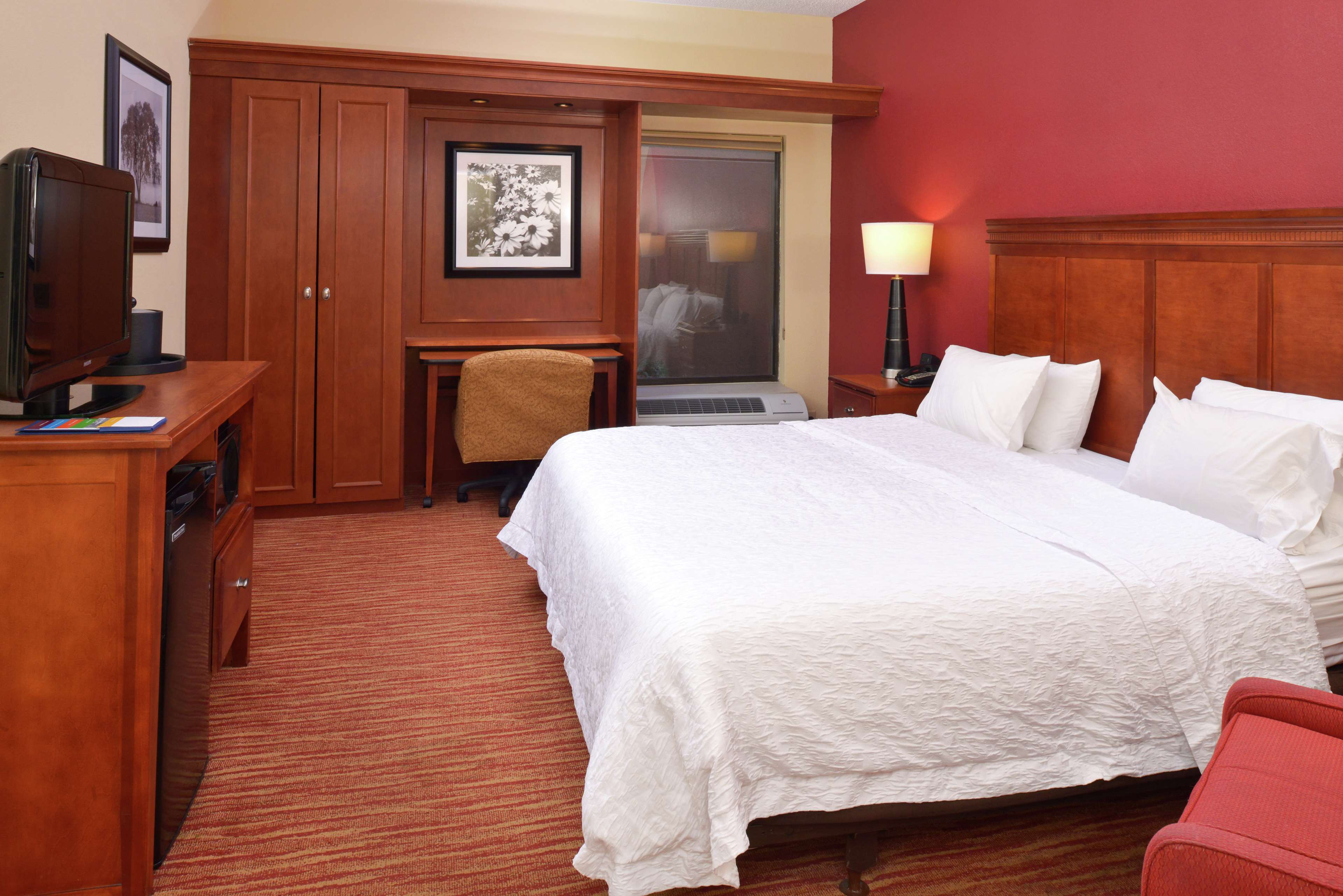 HAMPTON INN COLUMBUS EAST OH - Tap to explore photos