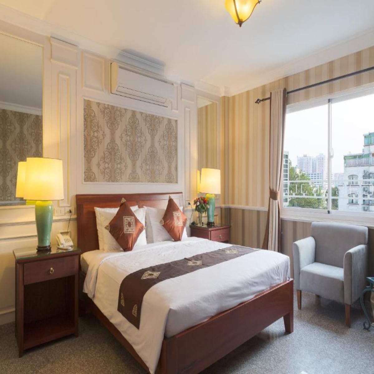 Ben Thanh Boutique Hotel - Tap to explore photos