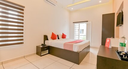 F Square Room Type - Premium room with Balcony