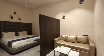 Radhamangal Colors inn Room Type - Royal Suite With Bathtub