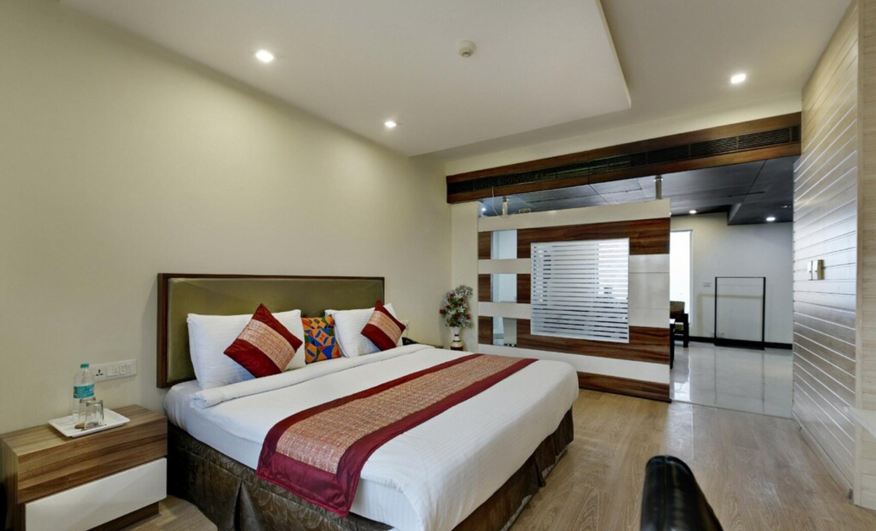 Imperial Villa By Hotel GreySky South Delhi - Tap to explore photos