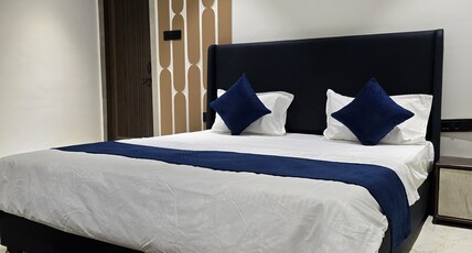 Hotel Sukoon Room Type - Executive Suite Room with Air Conditioning Hotel Sukoon Room Type - Executive Suite Room with Air Conditioning