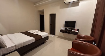 THREE LEAVES HOTEL Room Type - Deluxe Family Room (2 Bedroom) THREE LEAVES HOTEL Room Type - Deluxe Family Room (2 Bedroom)