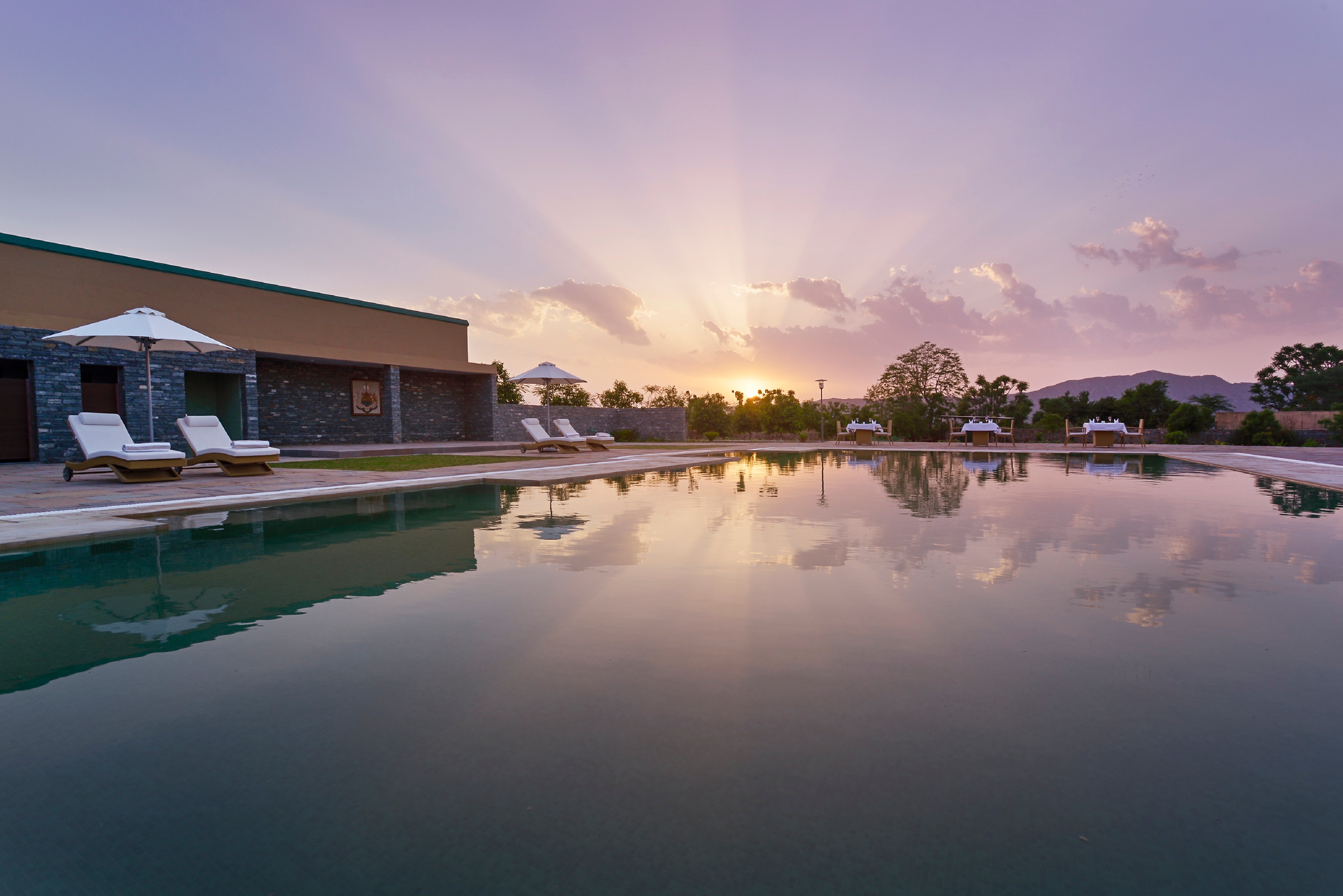 Dera Masuda Luxury Resort - Tap to explore photos