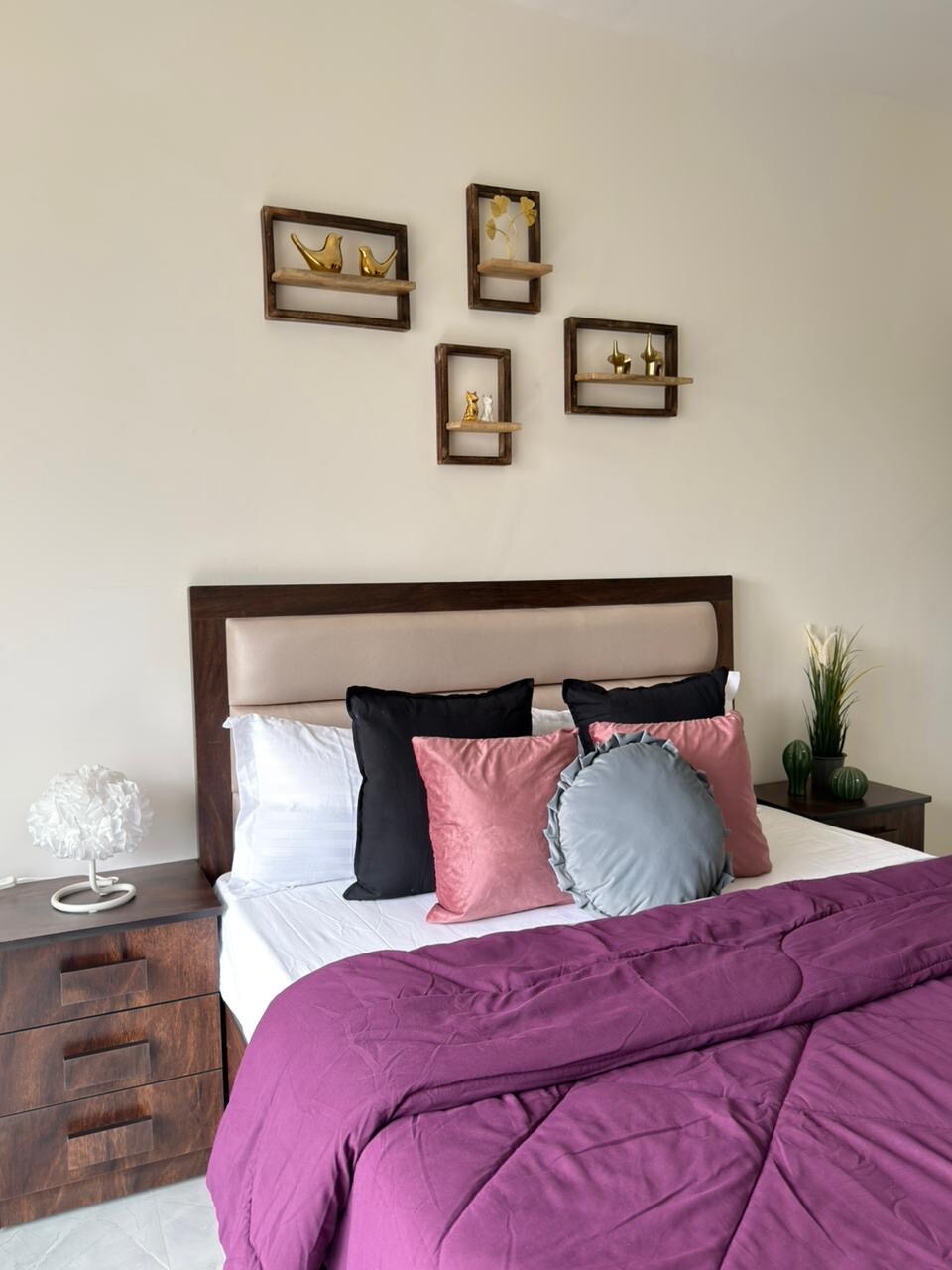 Blush Boulevard 2BHK near BKC Gym Access - Tap to explore photos
