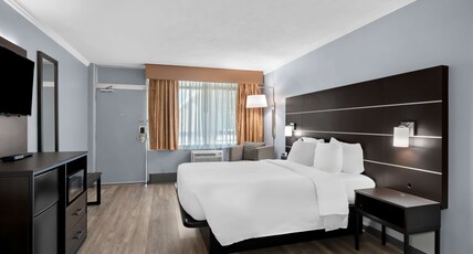 SureStay Plus Hotel by Best Western Brandywine Valley Room Type - 1 Queen Bed, Non-Smoking, High Speed Internet Access, Business Plus Room, Microwave And Refrigerator SureStay Plus Hotel by Best Western Brandywine Valley Room Type - 1 Queen Bed, Non-Smoking, High Speed Internet Access, Business Plus Room, Microwave And Refrigerator