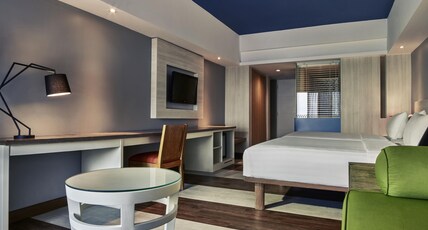Mercure Convention Center Ancol Room Type - Grand Deluxe, Balcony - 1 King Size Bed and a Single Sofa Bed