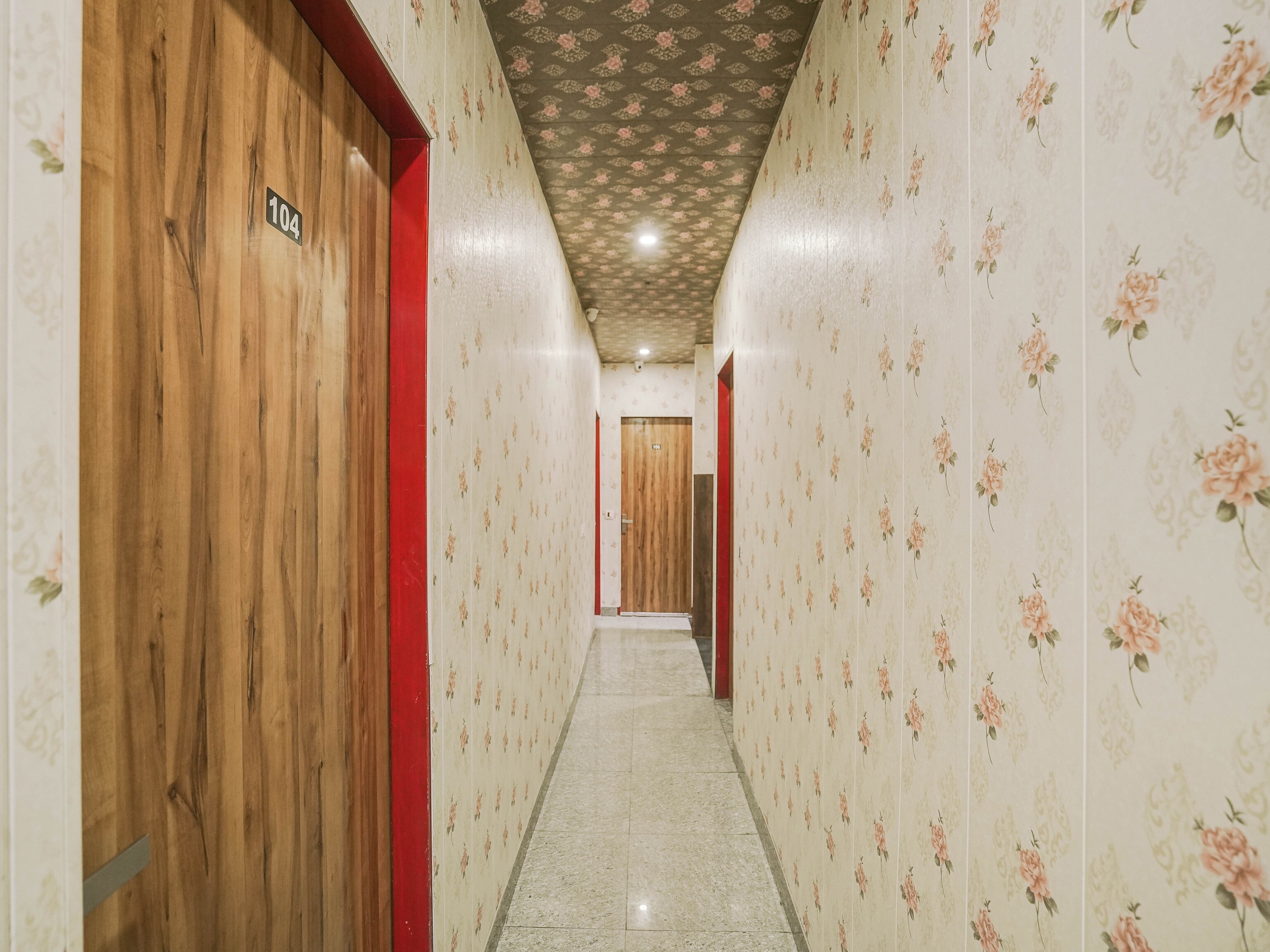 Hotel O Astoria - Tap to explore photos