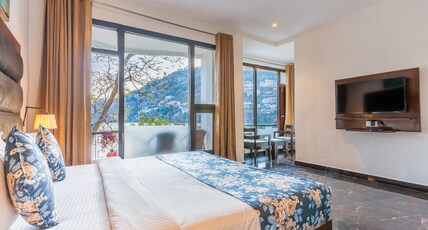 The Lake Heritage@ Bhimtal Lake Room Type - Executive Suite with Steam Bath and Lake View