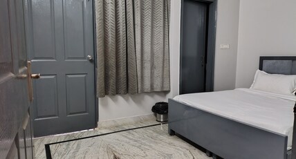 Shree Golden Suities Room Type - Bedroom 7
