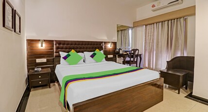 Treebo White Inn Koramangala Room Type - Deluxe Family Room