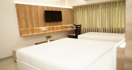 Hotel Naaz Executive Room Type - Executive Triple Room