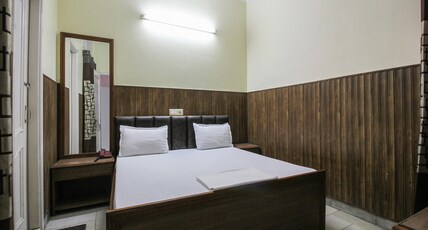 HOTEL HILROZ Room Type - Standard AC Room