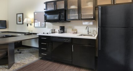 Candlewood Suites Odessa, an Ihg Hotel Room Type - 1 Qn Ste Mobil Acc Tub