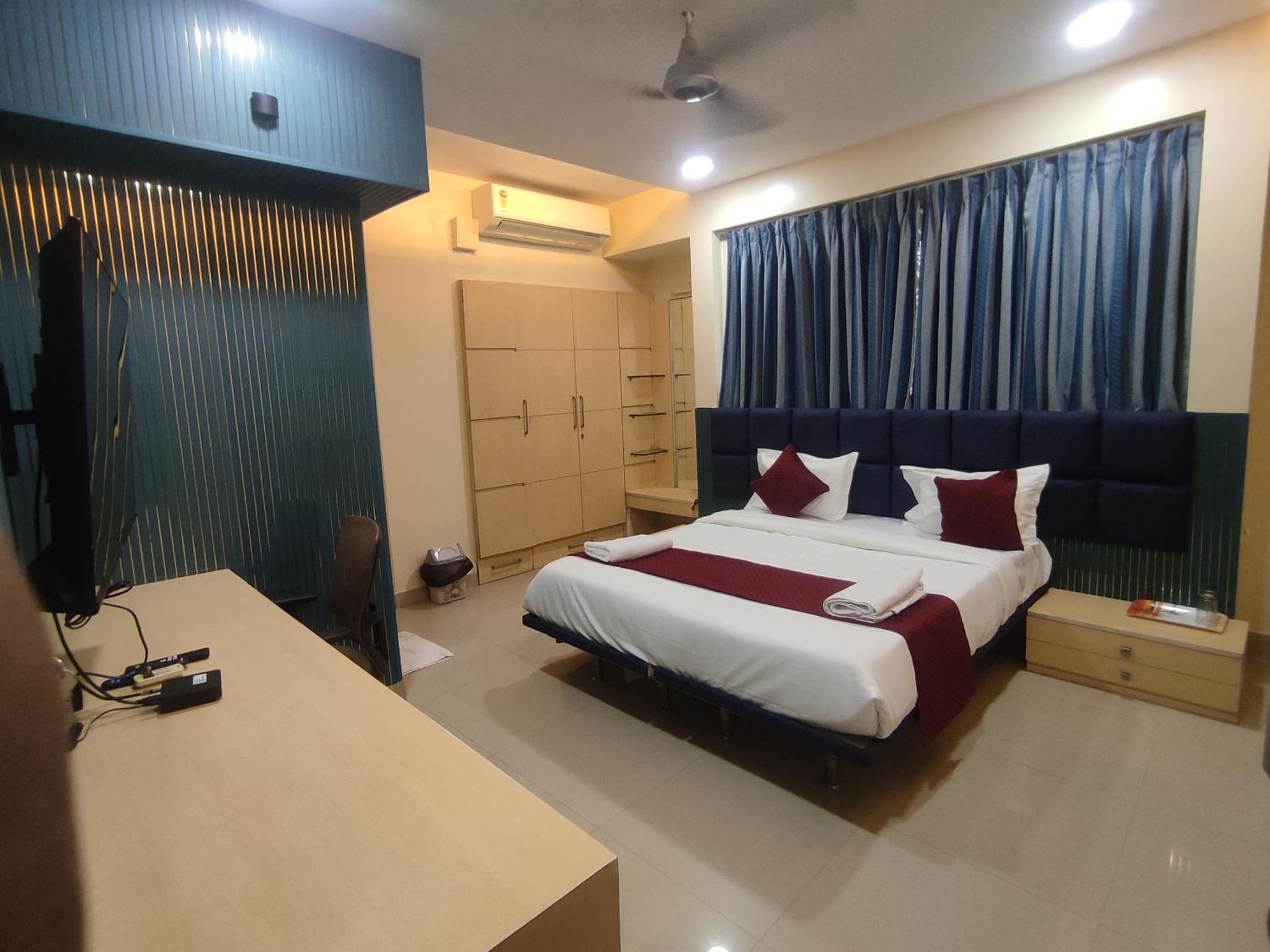 Hotel Samarth Inn Baner - Tap to explore photos