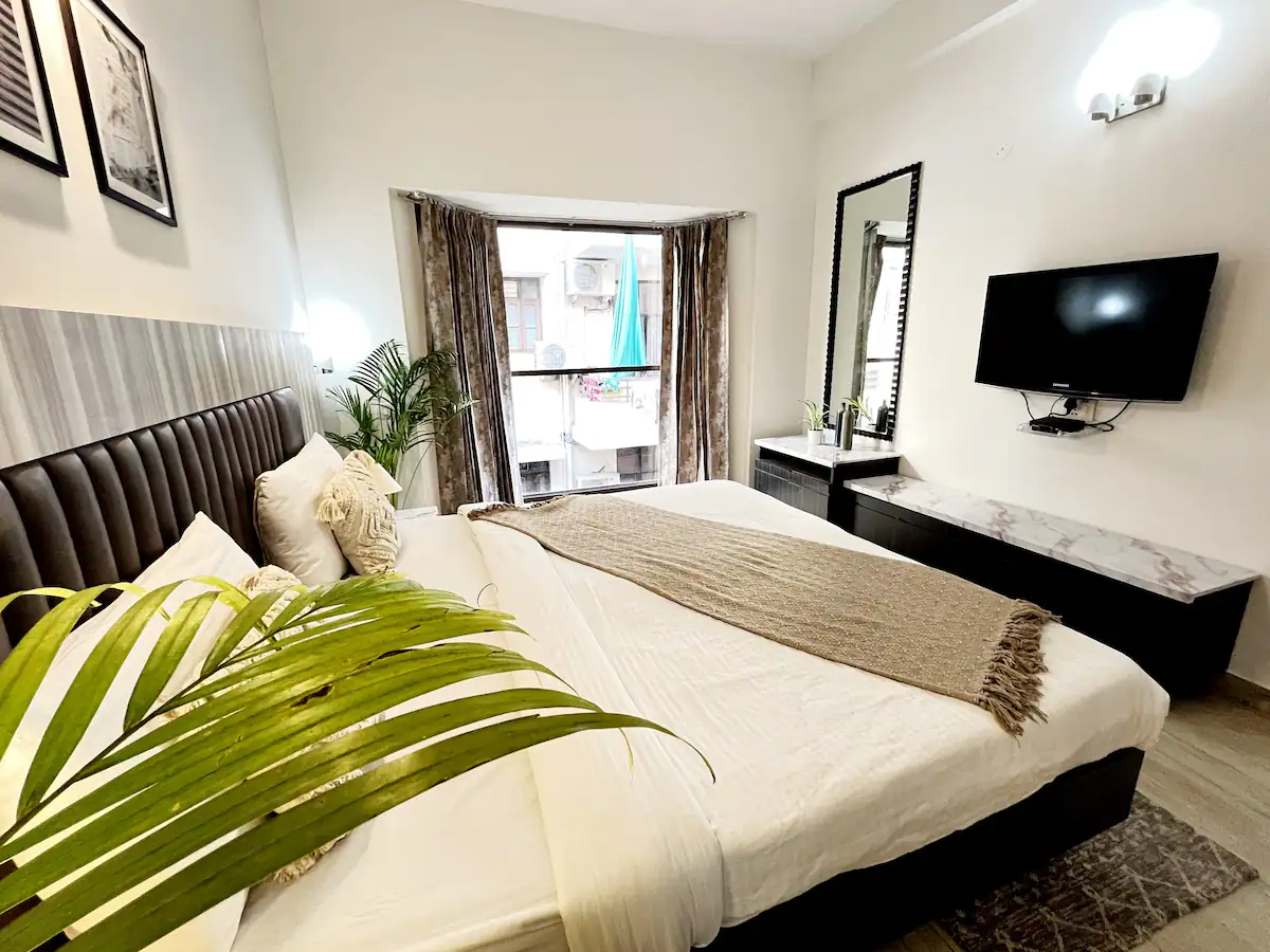 modern - Tap to explore photos