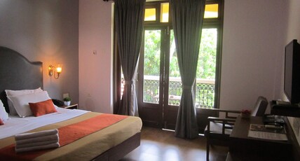 Carina Beach Resort Room Type - Superior Room (Pool View)