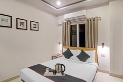 Hotel O SS Skyline