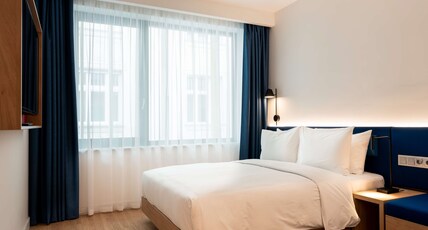 Hampton by Hilton Budapest City Centre Room Type - QUEEN ROOM WITH SOFA BED
