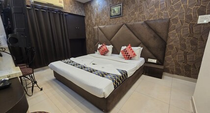 Hotel Park Room Type - Deluxe AC