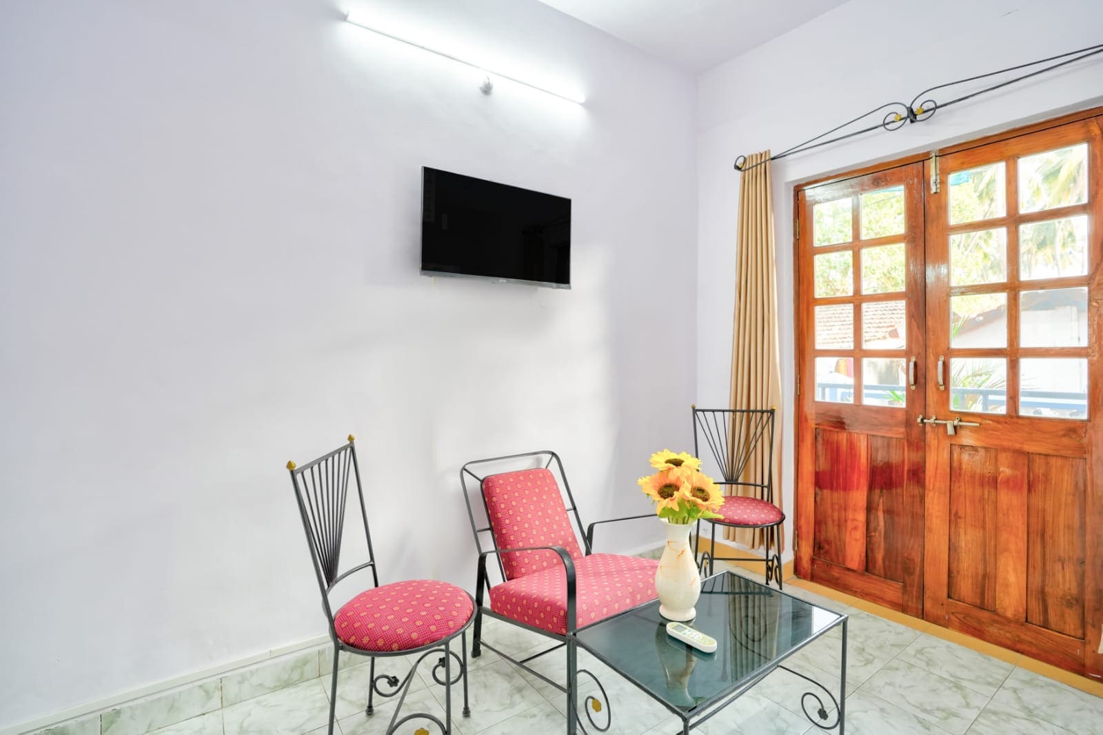 Beach House 1bhk in Baga - Tap to explore photos