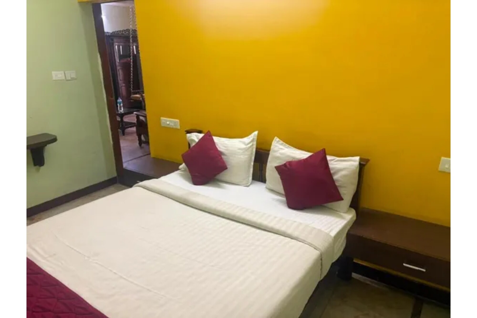 FabHotel Zamindar Garden - Tap to explore photos