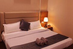 StayLuxe @ Omaxe India Trade Center