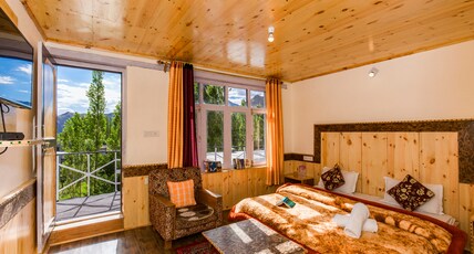 Rainbow Hostelier - A Boutique Stay Room Type - Deluxe Room Mountain View