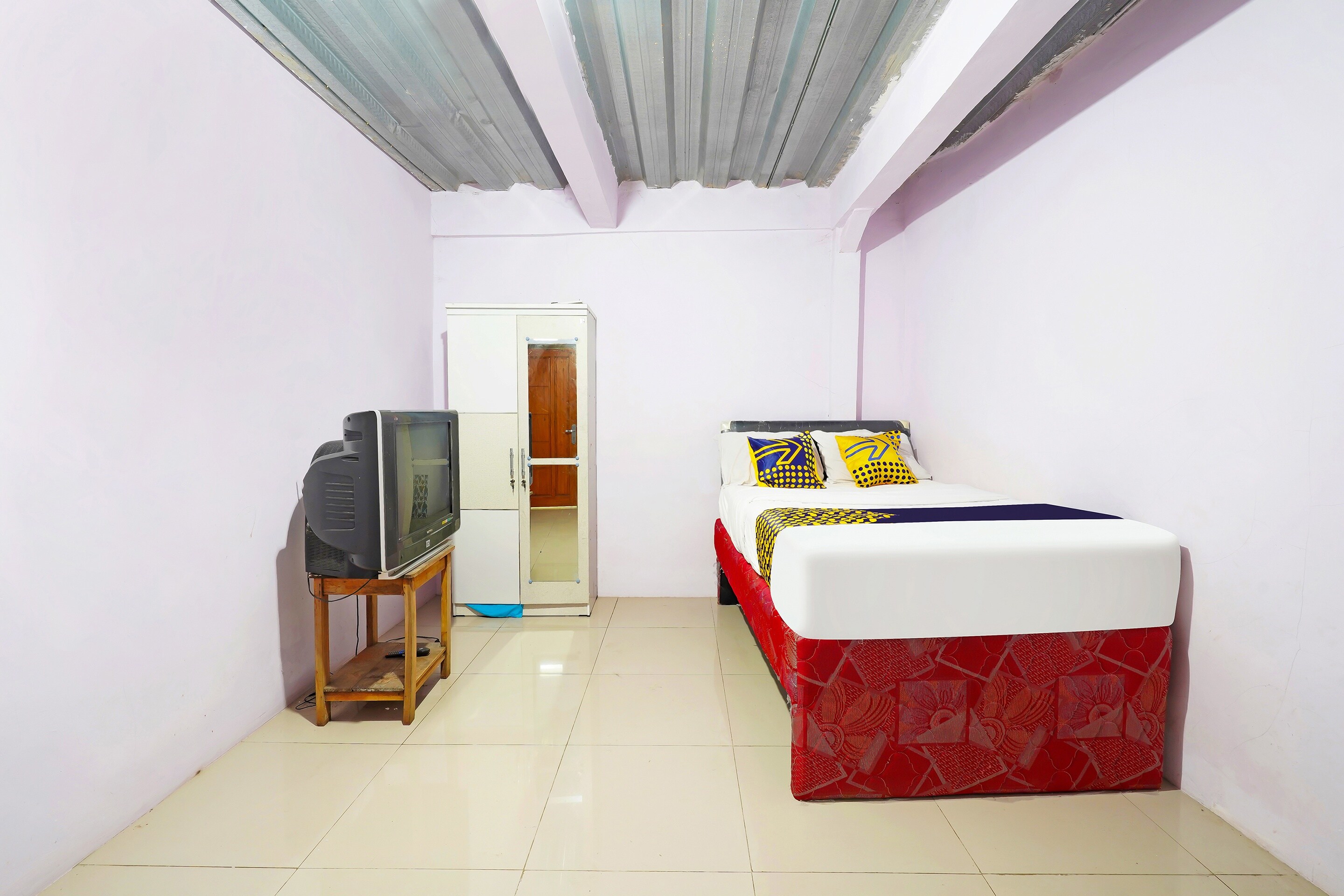 Hotel O Biring Residence - Tap to explore photos