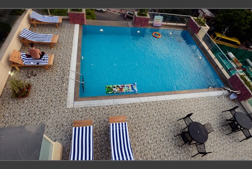 Hotel Atulyaa Taj