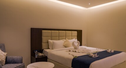 Hotel Mayura Presidency Room Type - Luxury King Bed Room with City View