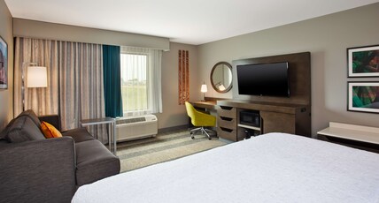 Hampton Inn by Hilton Union City Room Type - 1 KING SFBD MIC FRG NS