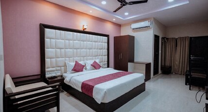 BAJAJ'S KARWAN INN Room Type - DELUXE