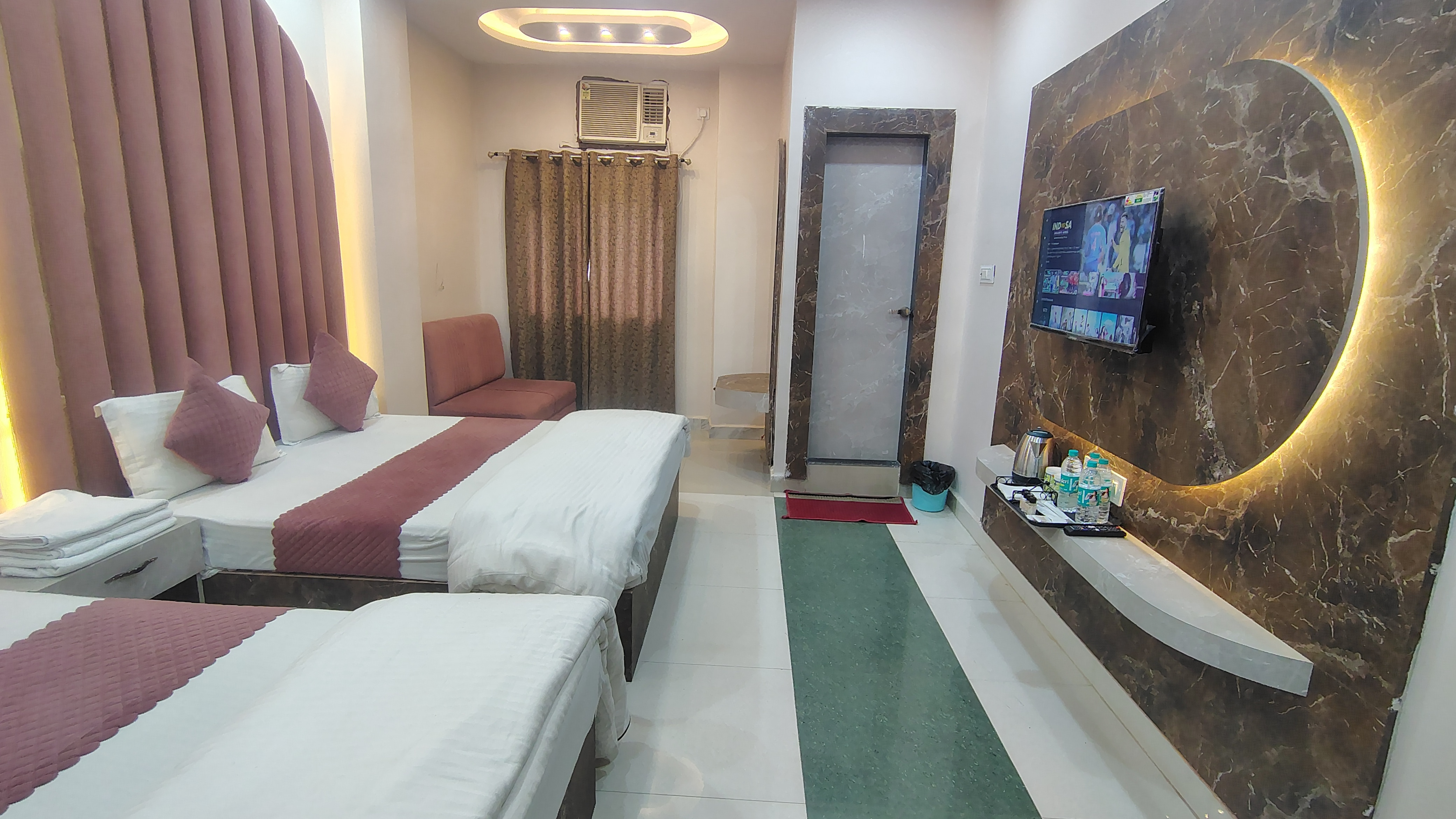 Hotel Kesar - Tap to explore photos
