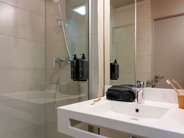 ibis Styles Aix-les-Bains Domaine de Marlioz - Tap to explore photos