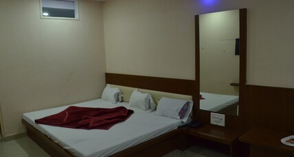KUM KUM PALACE Room Type - Deluxe Triple Bed Non Ac
