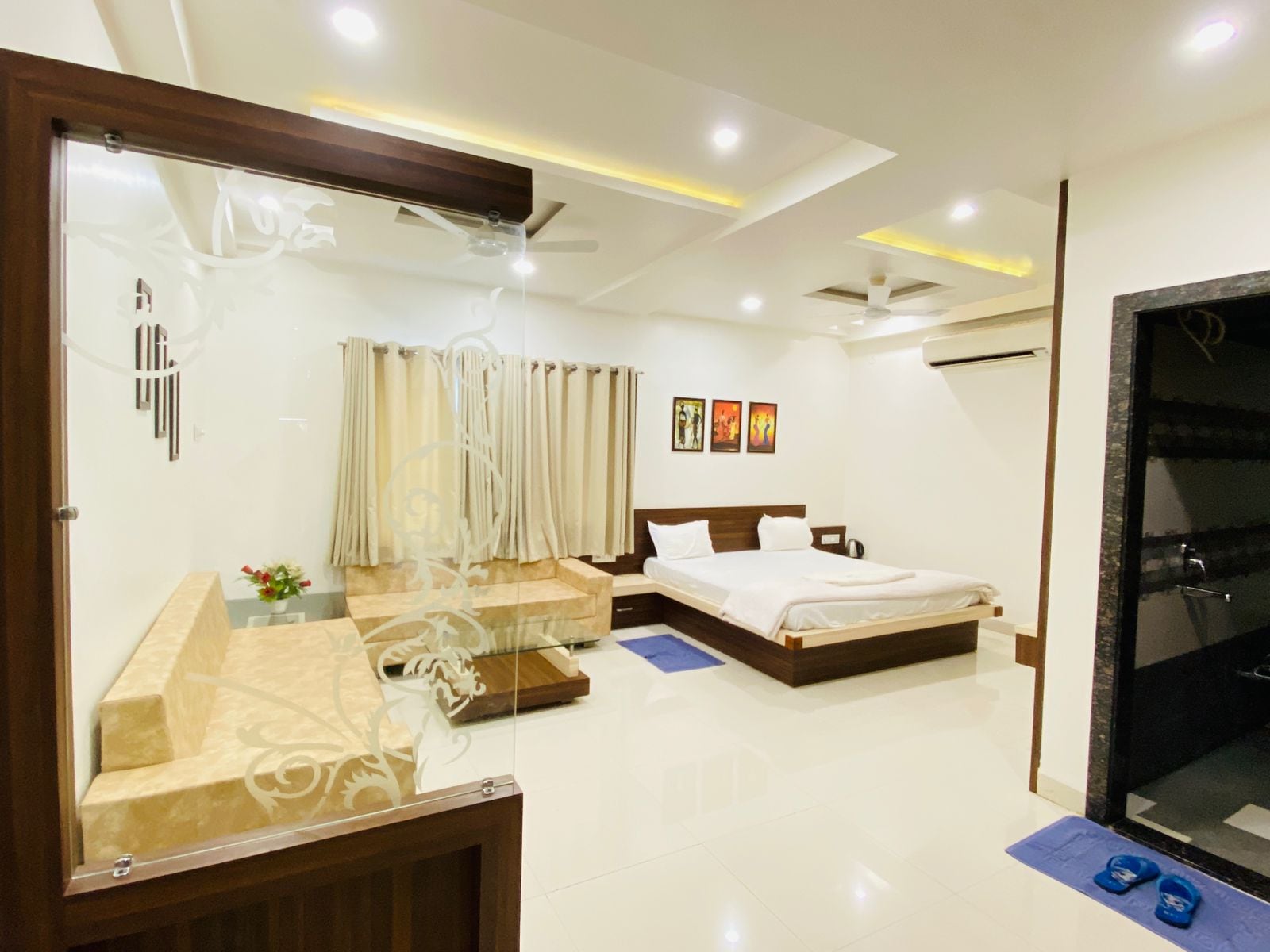 PREM SHREE HOTEL - Tap to explore photos