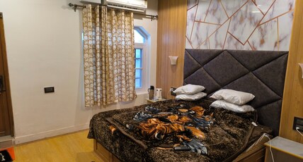 RASHID RAHAT HOUSE Room Type - Super Deluxe Room