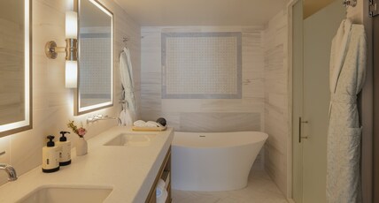 Regent Santa Monica Beach Room Type - The 720 City View King