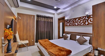 HOTEL MIDLAND  Room Type - Deluxe Room