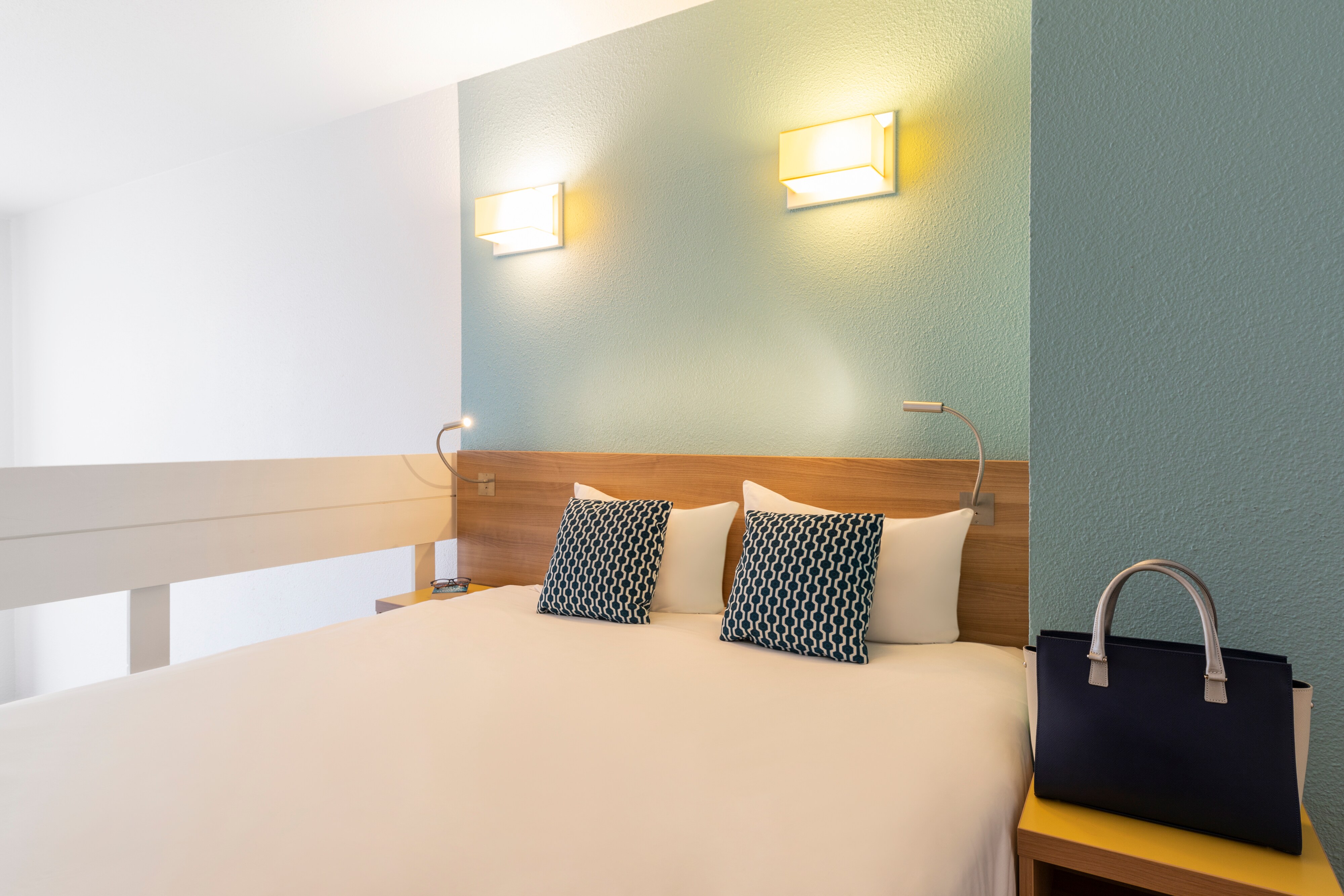 Aparthotel Adagio Access Defense Charras - Tap to explore photos