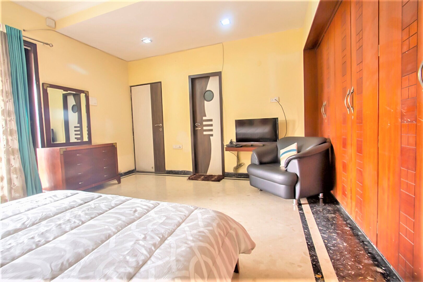 ClapOni Serviced Apartment E Wing - Tap to explore photos
