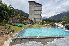 Smuggler Resort By West Western - CentrallyHeated & Air Cooled, Manali