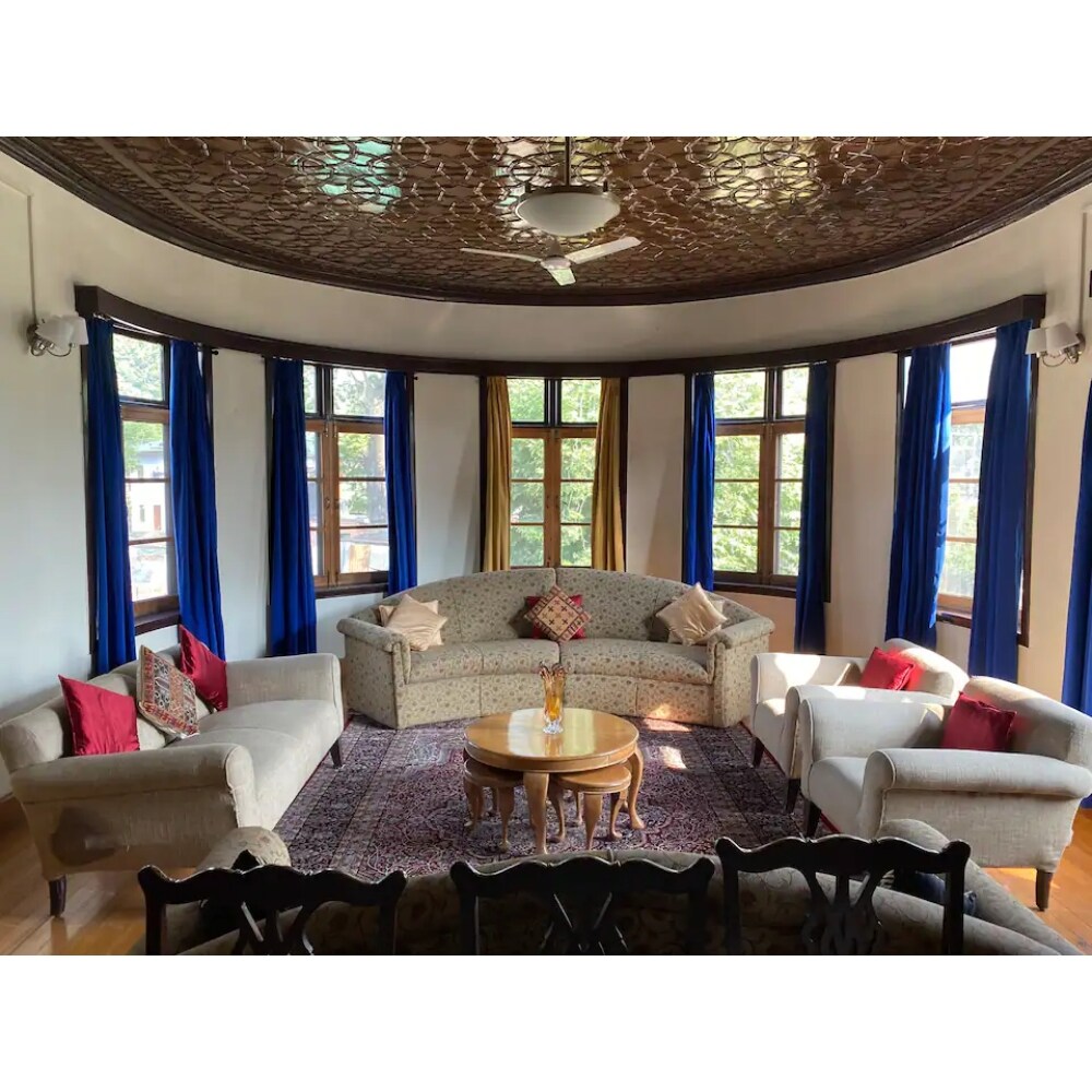 Heritage Mansion - Tap to explore photos