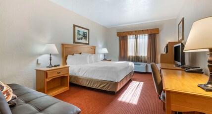 Best Western Devils Tower Inn Room Type - 1 King Bed, Non-Smoking, High Speed Internet Access, Microwave And Refrigerator, Desk, Hairdryer, Ir Best Western Devils Tower Inn Room Type - 1 King Bed, Non-Smoking, High Speed Internet Access, Microwave And Refrigerator, Desk, Hairdryer, Ir