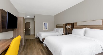 Holiday Inn Express & Suites MACCLENNY Room Type - 2 Queen Standard