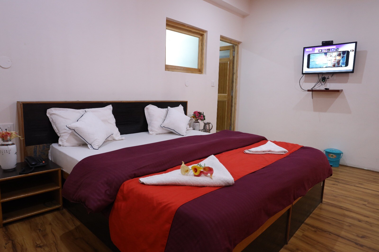 Nima's Villa - Tap to explore photos